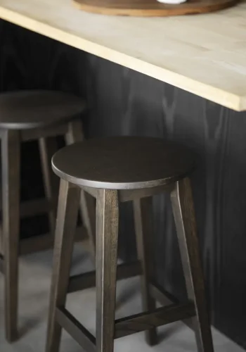 ROWICO Austin barstol, m. fodsttte - brun eg (H:65)