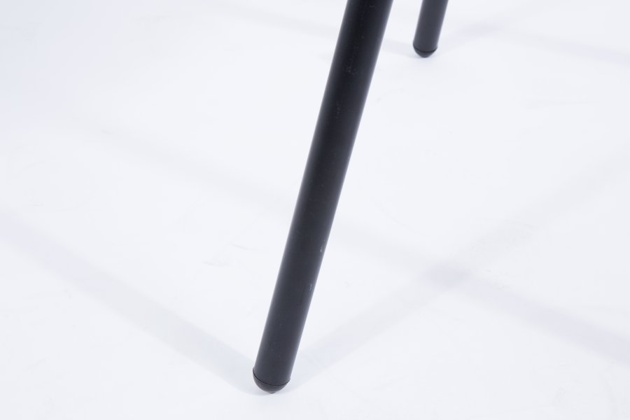 ZUIVER OAK bakkebord, rund - natur egetr og sort stl (46.5)