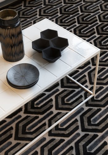 ZUIVER Glazed sofabord, rektangulr - hvid keramik og jern (93x42.5)