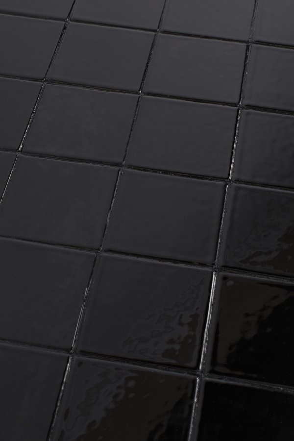 ZUIVER Glazed sofabord, rektangulr - sort keramik og jern (93x42.5)