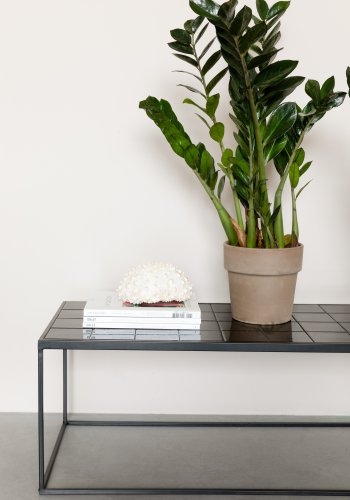 ZUIVER Glazed sofabord, rektangulr - sort keramik og jern (93x42.5)