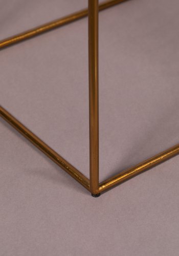 DUTCHBONE Eileen sidebord, m. magasinholder - rgfarvet glas og guld stl (51x32)