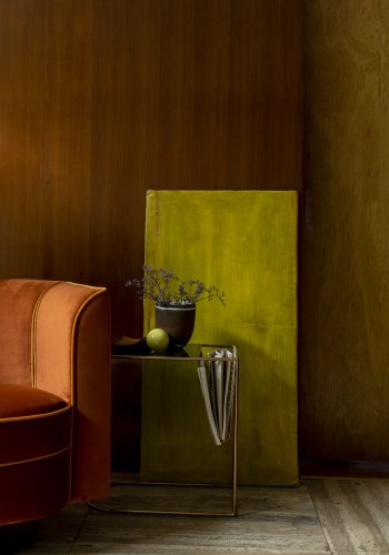 DUTCHBONE Eileen sidebord, m. magasinholder - rgfarvet glas og guld stl (51x32)