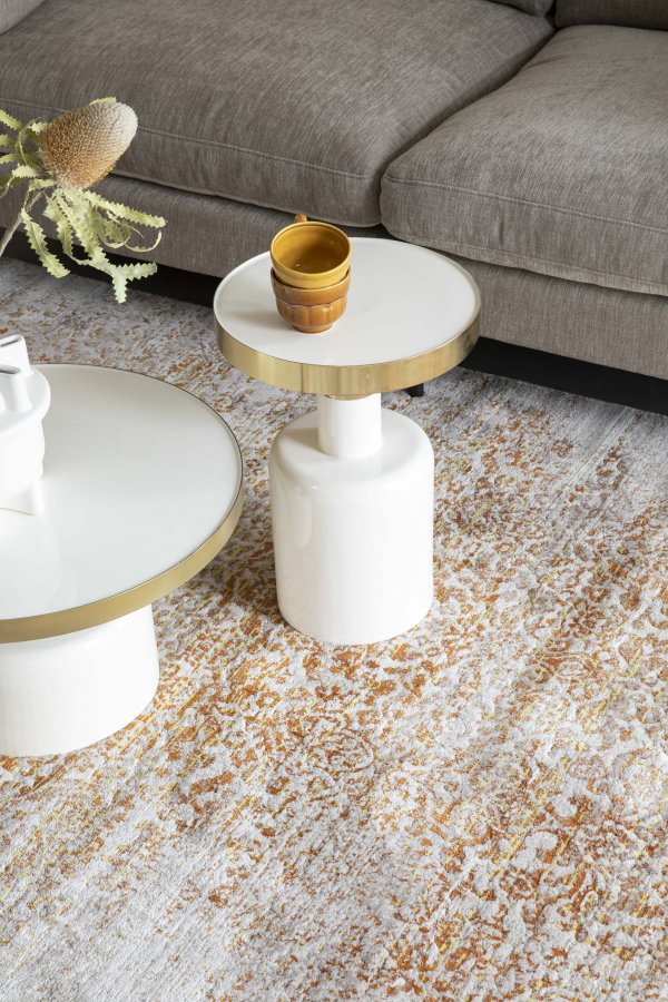 ZUIVER Glam sidebord, rund - guld stl og hvid emalje jern (36)