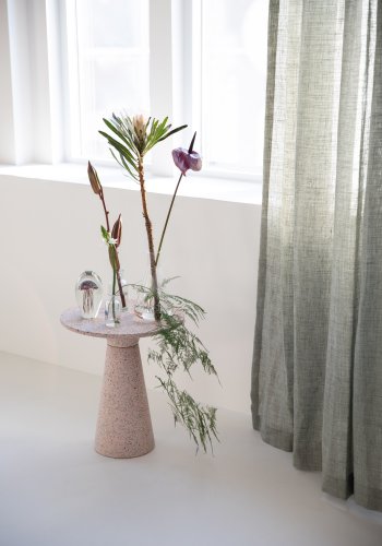 ZUIVER Victoria sidebord, rund - lyserd terrazzo (41)