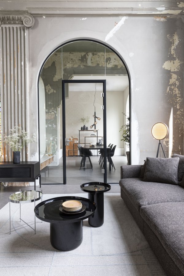 ZUIVER Shiny Bomb sidebord, rund - sort aluminium (40)