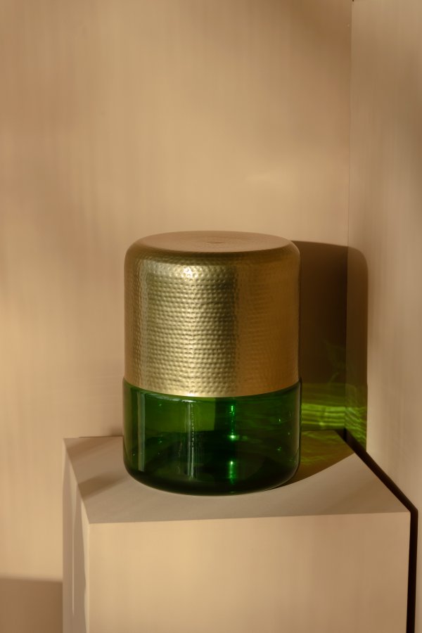 DUTCHBONE Cave sidebord, rund - messing jern og grn glas (35)