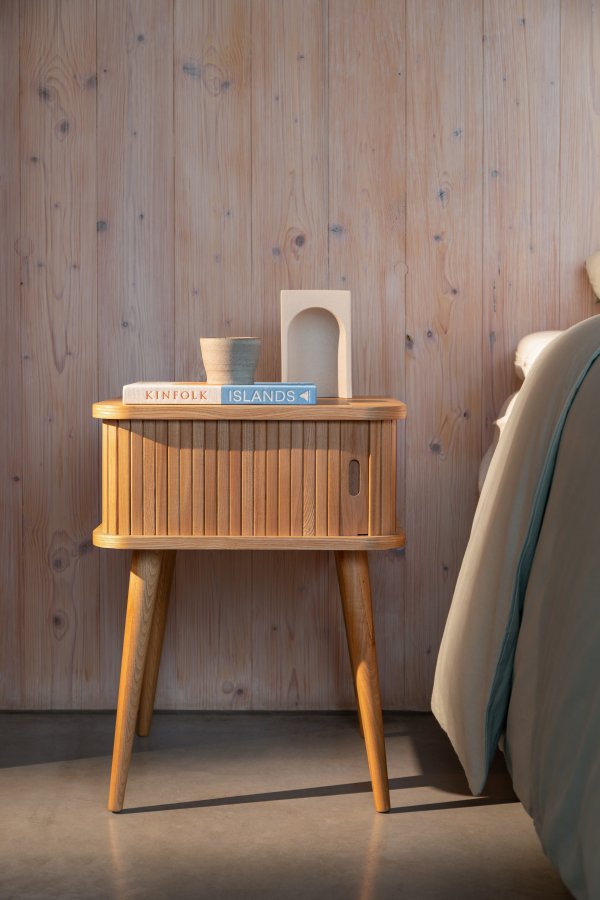 ZUIVER Barbier sidebord, m. 1 skydelge - natur egetrsfinér og egetr (45x45)