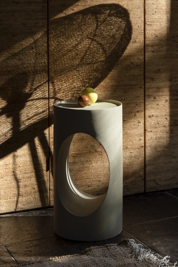 DUTCHBONE Sai sidebord, rund - sand jern (30)