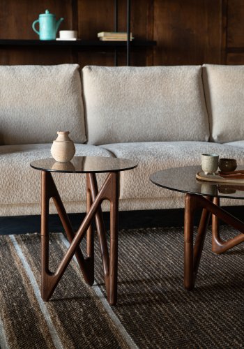 DUTCHBONE Naia sidebord, rund - rgfarvet glas og valnddefarvet egetr (40)