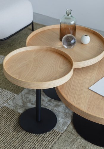 WHITE LABEL LIVING Yuri M sidebord, rund - natur egefinér og sort jern (56)