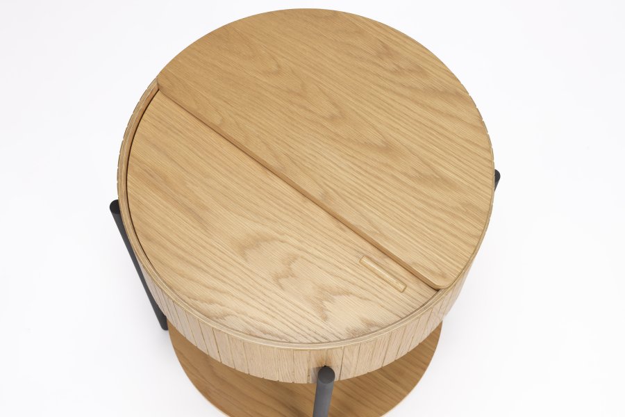 ZUIVER Slides sidebord, m. 1 rum og 1 hylde - natur egetrsfinér og sort metal (45)