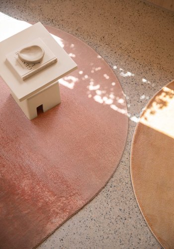 ZUIVER Chubby sidebord, kvadratisk - beige jern (40x40)