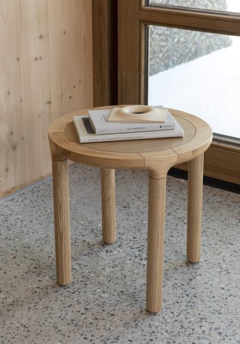 ZUIVER Storm sidebord, rund - natur egetrsfinér og asketr (45)