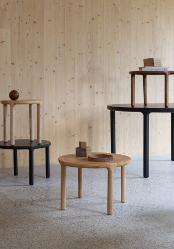 ZUIVER Storm sidebord, rund - valnddefarvet egetrsfinér og asketr (45)