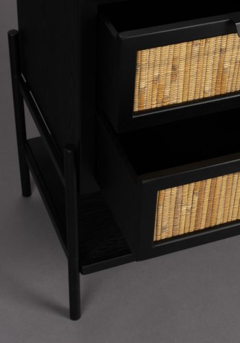 DUTCHBONE Yasu sengebord, m. 1 hylde og 2 skuffer - natur rattan og sort tr/jern (45x35)