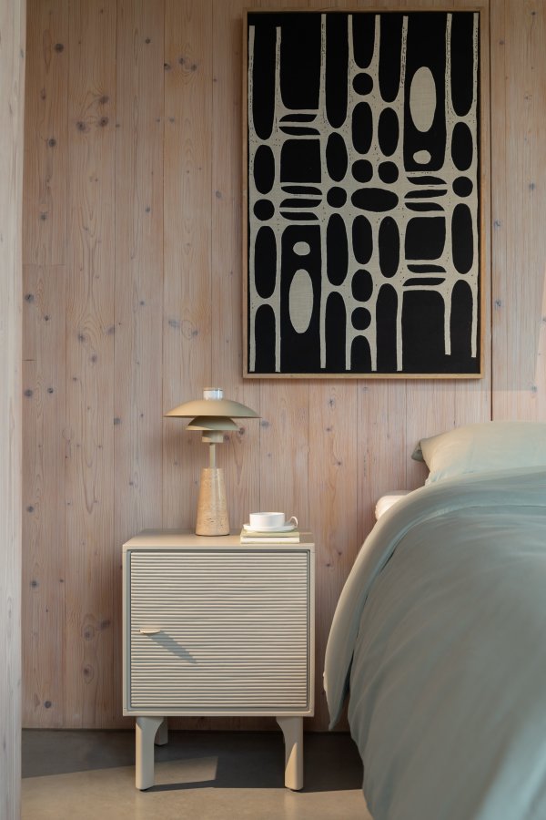 ZUIVER Morning sengebord, m. 1 lge og 1 hylde - gr rattan/MDF/akacietr (40x45)