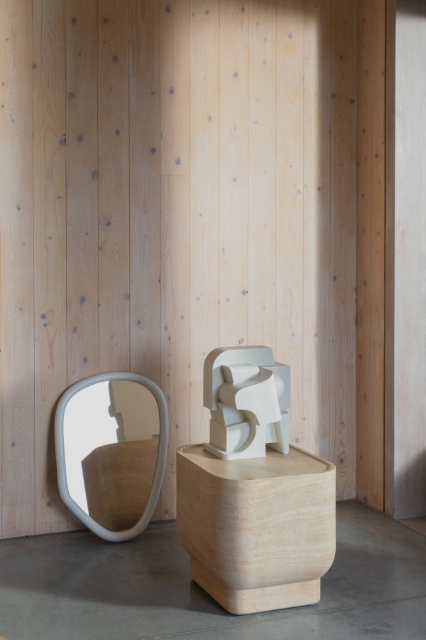 ZUIVER Noble sidebord, kvadratisk - beige travertinlook beton (45x45)