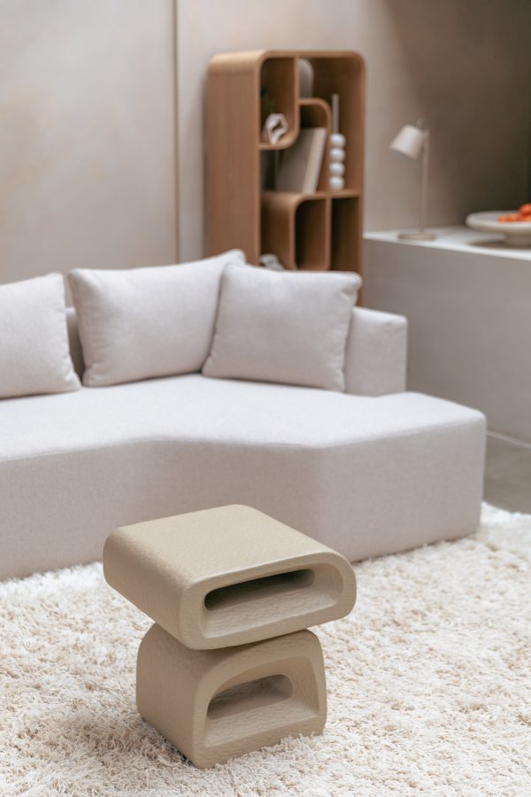 ZUIVER Eddy sidebord, rektangulr - beige harpiks (43x35)