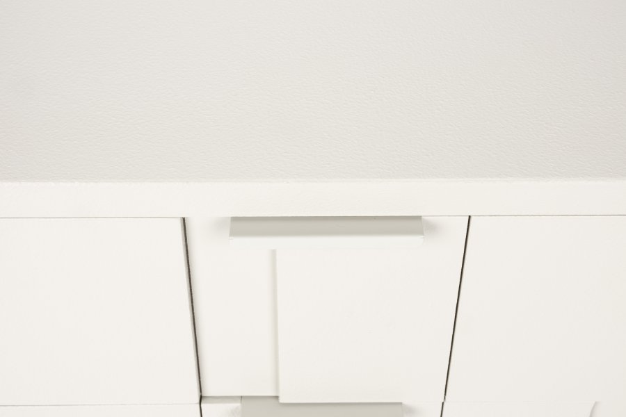 WHITE LABEL LIVING Funk sidebord, m. 3 skuffer - beige MDF og gr jern (40x50)