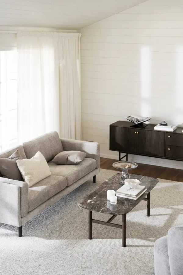 ROWICO Braden 3 pers. sofa - lys beige stof og brun egetr