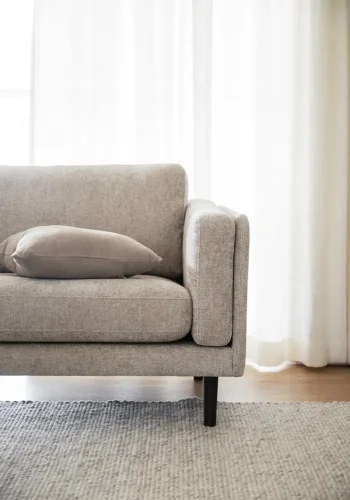 ROWICO Braden 3 pers. sofa - lys beige stof og brun egetr