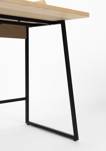 WHITE LABEL LIVING Giorgio skrivebord, m. 1 hylde - natur egefinér og sort metal (120x60)