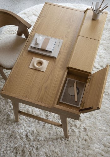 ZUIVER Kaat skrivebord, m. 2 skuffer - natur egefinér og asketr (120x70)