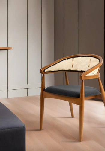 NORDVÄRK Lima spisebordsstol, m. armln - sort og egefarvet tr