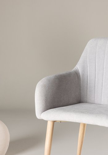 VENTURE DESIGN Comfort spisebordsstol, m. armln - lysegr polyester og trfarvet stl