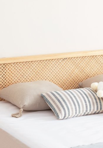 NORDVÄRK Izabelya 100 sengeramme, m. sengegavl og lamelbund - natur grantr og tr (100x200)