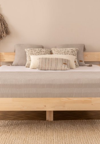 NORDVÄRK Venus v2 sengeramme, m. sengegavl og lamelbund - natur grantr og fyrretr (140x200)