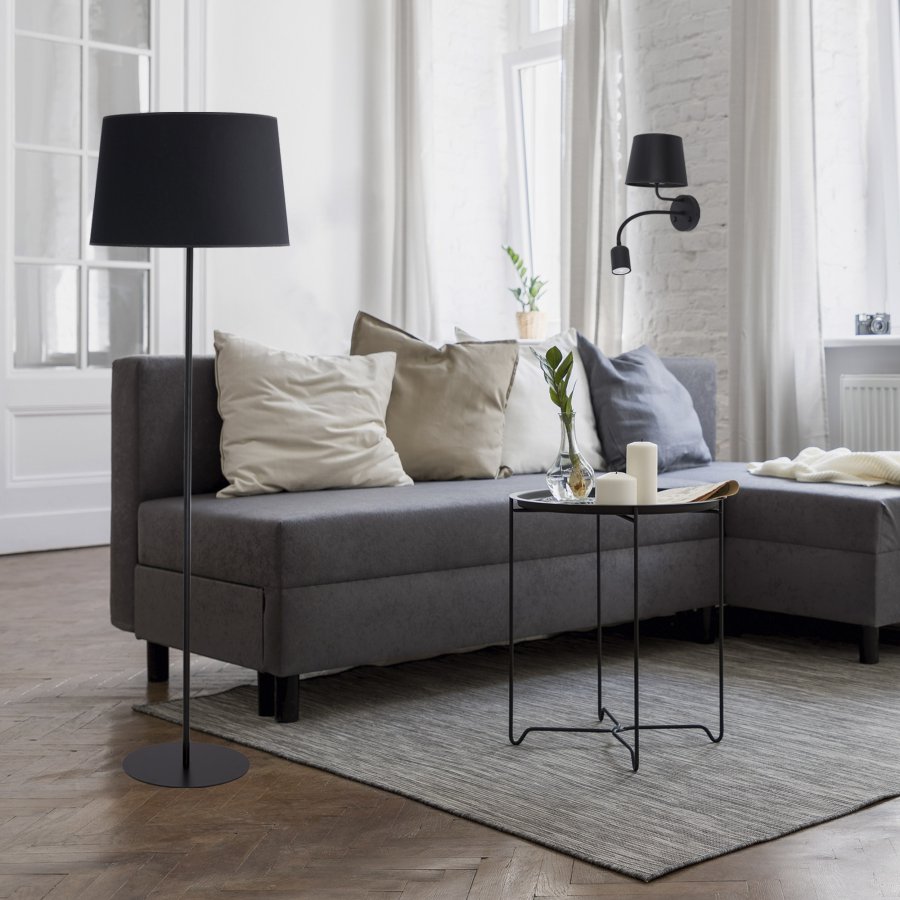 TK Maja gulvlampe - sort stof og sort metal