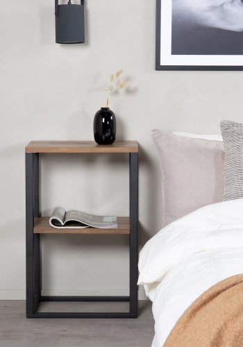 VENTURE DESIGN Rise sidebord, m. 1 hylde - teaktrsfarvet papirlaminat og sort stl (45x30)