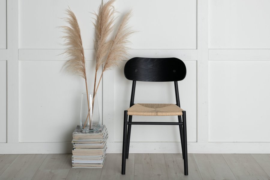 VENTURE DESIGN Polly spisebordsstol - rattan og sort MDF med finér/metal