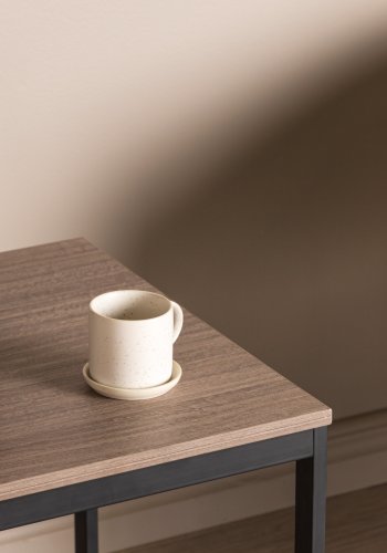 VENTURE DESIGN Arbor sidebord, kvadratisk - mrkebrun MDF og sort stl (50x50)