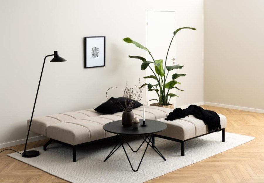 ACT NORDIC Caix sovesofa, m. click & clack, delt rygln, syninger - beige stof og sort stl (198x95)