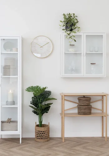 HOUSE NORDIC Brisbane smalt vitrineskab, m. 1 glaslge og 3 hylder - hvid stl