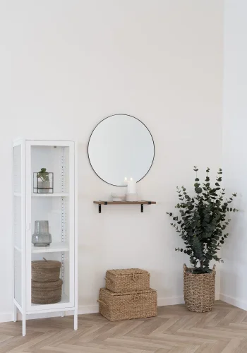 HOUSE NORDIC Brisbane smalt vitrineskab, m. 1 glaslge og 2 hylder - hvid stl