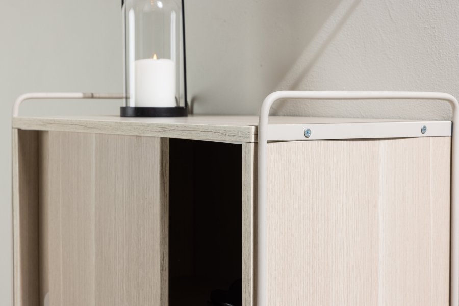 VENTURE DESIGN Paris vgskab, m. 2 skydelger - hvidvasket MDF (61x35x67,8cm)