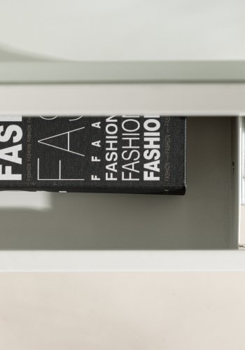 VENTURE DESIGN Fortaleza sidebord, m. 1 skuffe - glas og hvid stl (40x40)