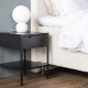 VENTURE DESIGN Sacramento sengebord, m. 1 hylde og 1 skuffe - sort stl (40x40)