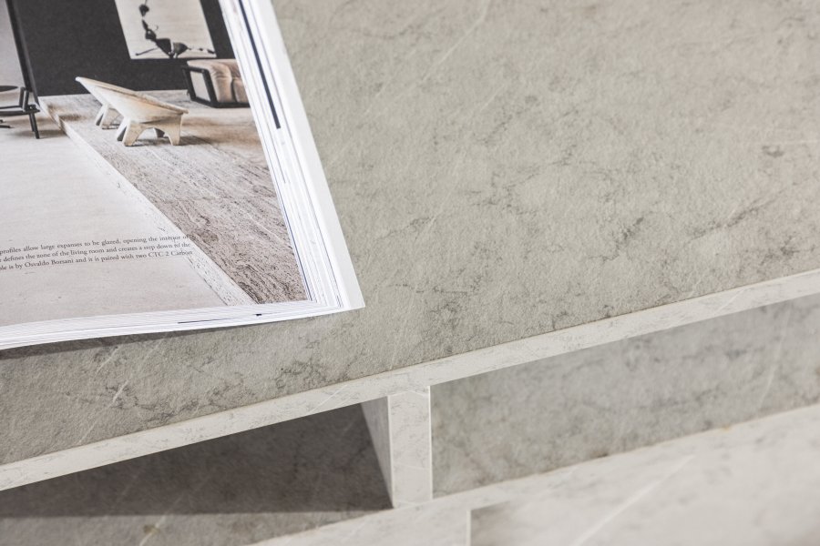 VENTURE DESIGN Girona TV-bnk, m. 2 skydelger - gr sten beton melamin (180x40)