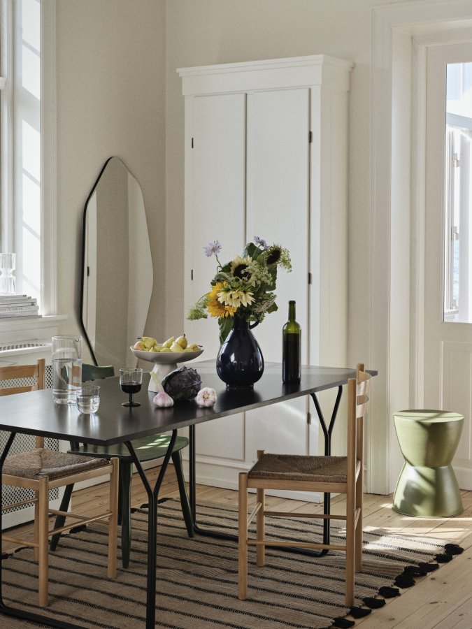 BROSTE COPENHAGEN Berit spisebord, rektangulr - sort asketrsfinér og sort stl (180x80)