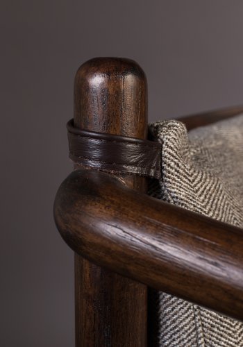 DUTCHBONE Torrance loungestol, m. armln - lysegr sildeben polyester og valnddefarvet tr