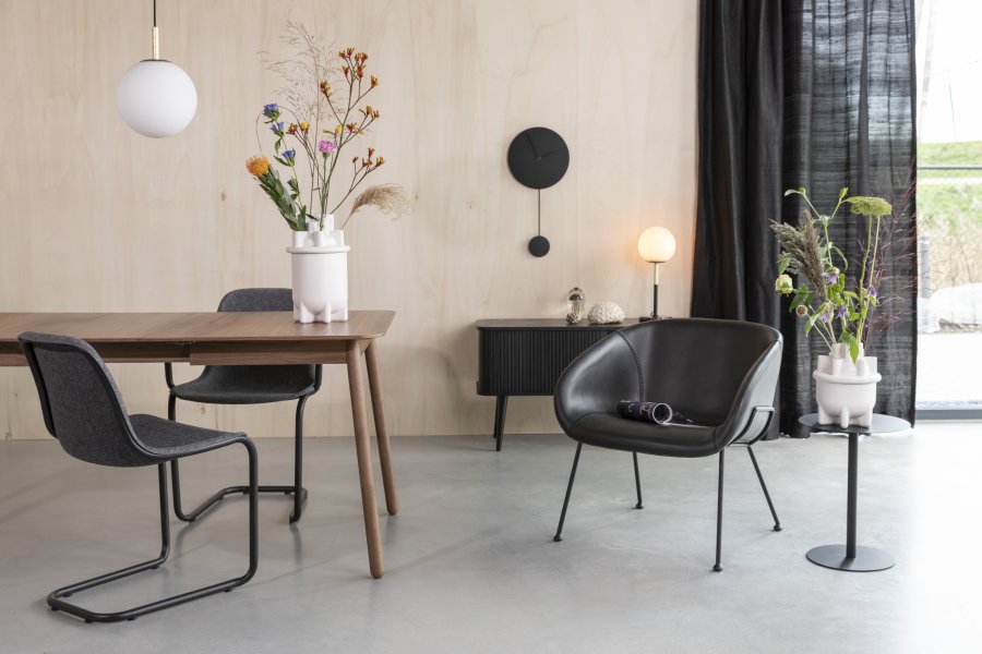 ZUIVER Feston loungestol, m. armln - sort PU og stl