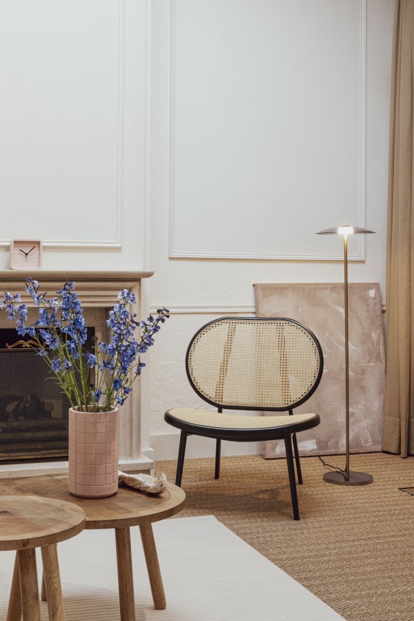 ZUIVER Spike loungestol - natur rattan og sort stl