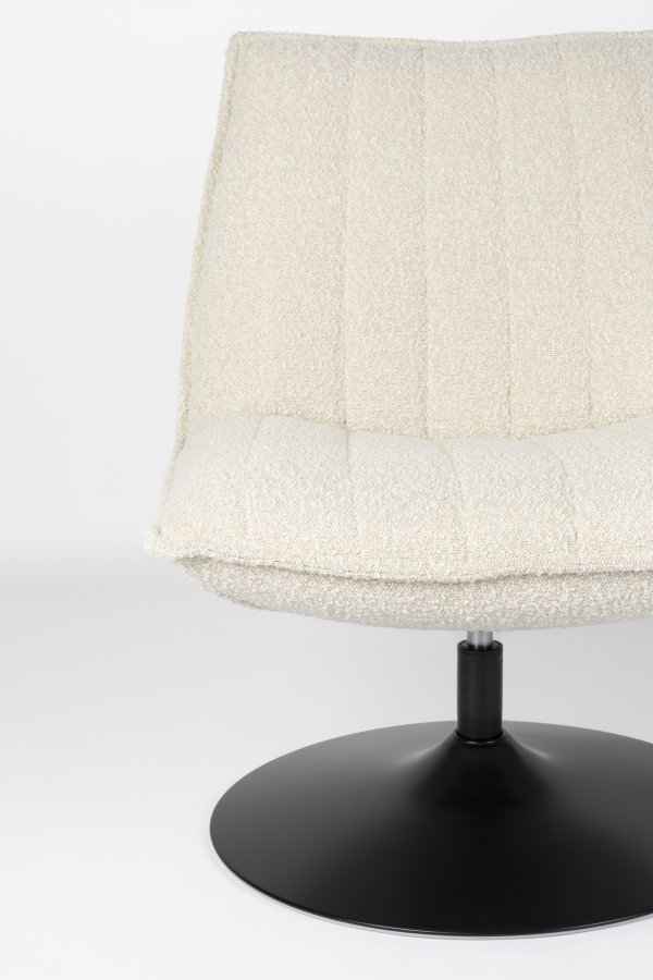 WHITE LABEL LIVING Jax loungestol - offwhite bouclé og metal