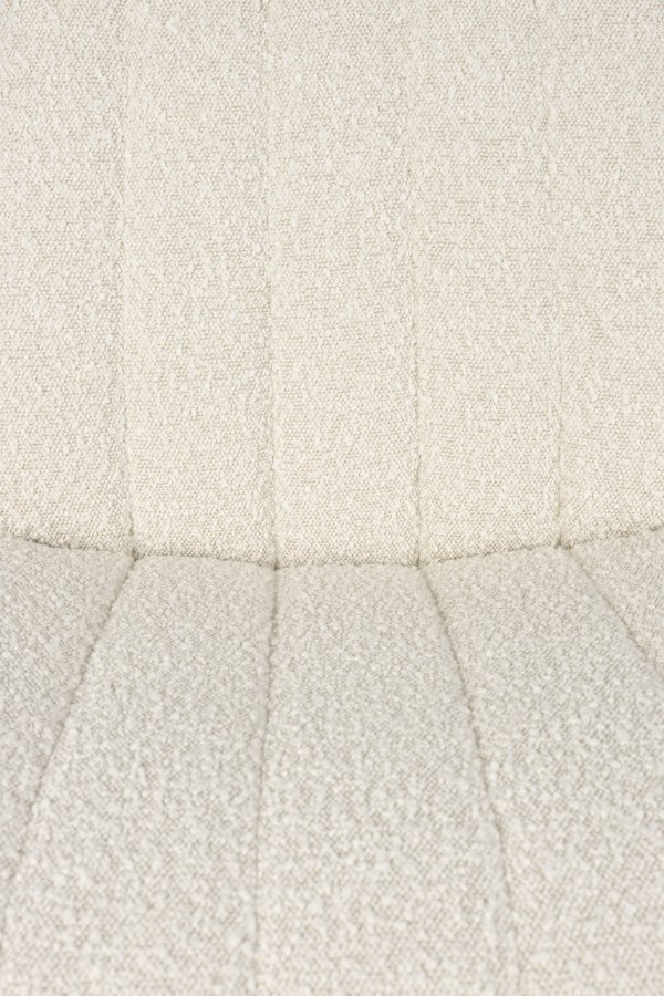 WHITE LABEL LIVING Jax loungestol - offwhite bouclé og metal