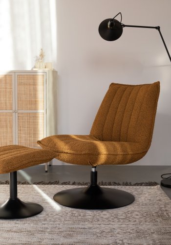 WHITE LABEL LIVING Jax loungestol - okker bouclé og metal